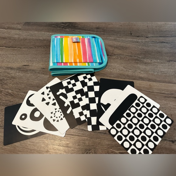 Lovevery Standing Card Holder from Looker Play Kit 0-12 weeks - Picture 1 of 6